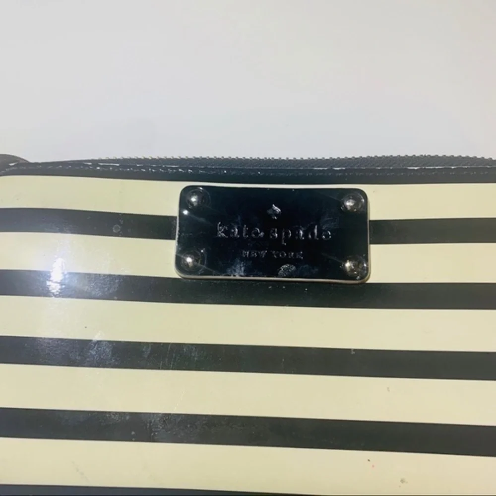 KATE SPADE NEW YORK Patent Striped Wallet